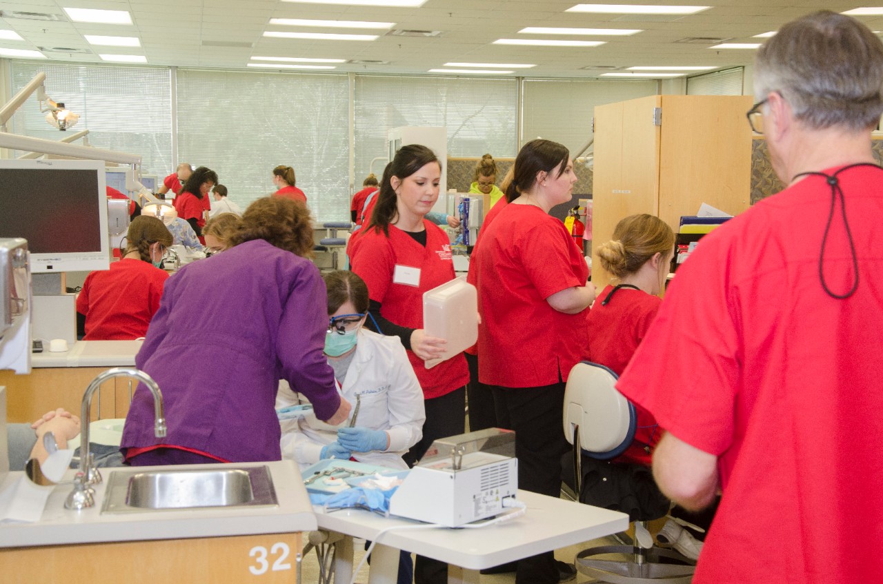 student dental hygienists working in the Dental Hygiene Clinic