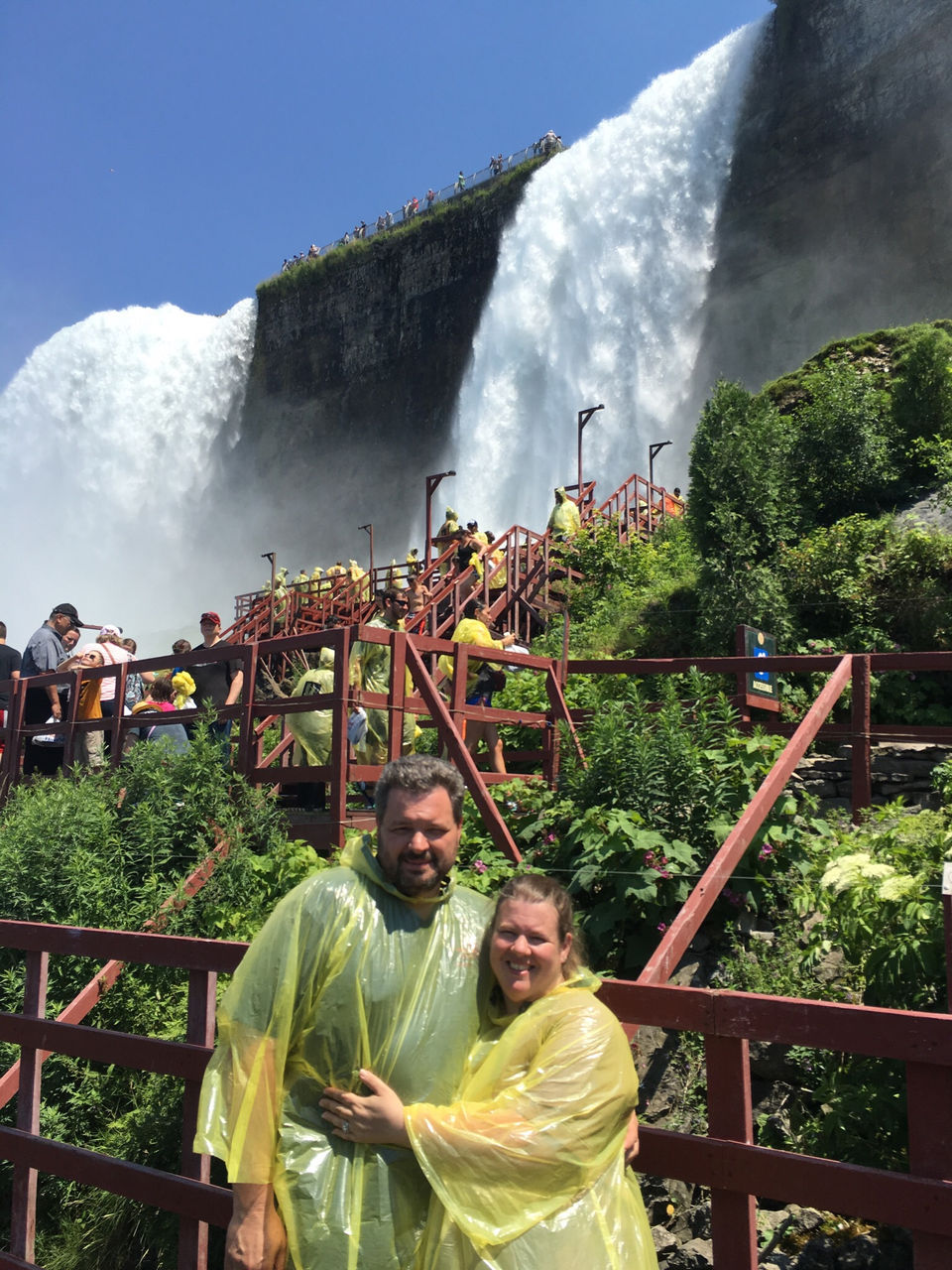 kevin peck and wife at Niagra Falls